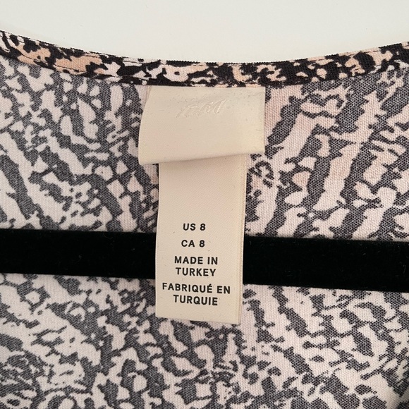H&M dress in animal print size 8 NWOT - Picture 2 of 3